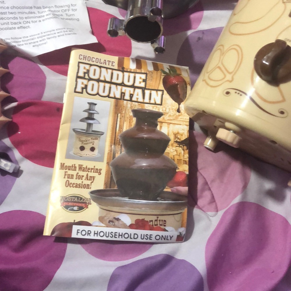 Chocolate fondue fountain